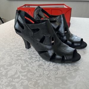 Aerosoles 7.5 Fax Haven Black Leather Casual Heeled Open Toe Sandals 3"